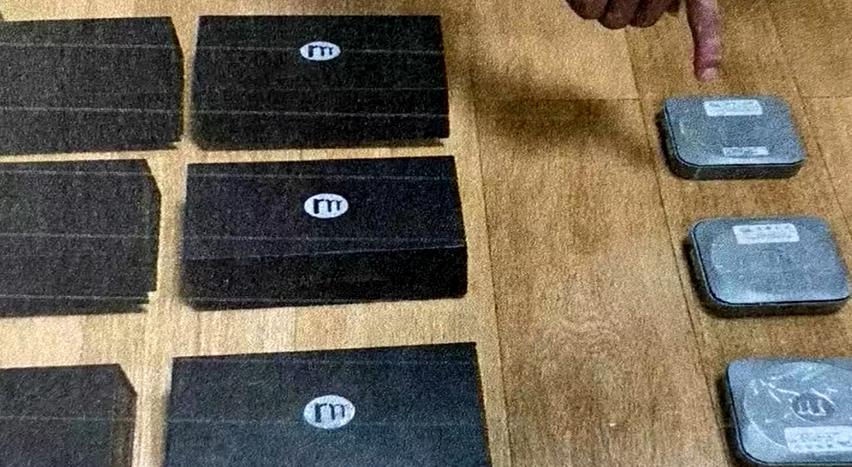 DƬ